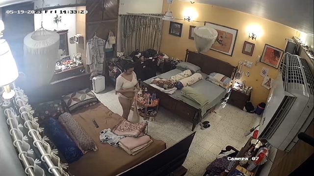 Bengali MILF Big Boobs After Bath – Dress Change CCTV CAM Videos