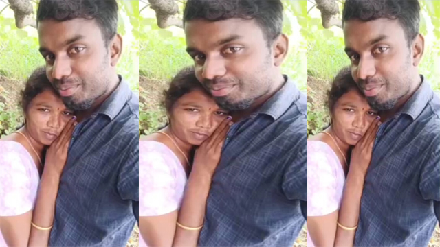 Cheater Tamil Aunty Outdoor Having Fun Lover