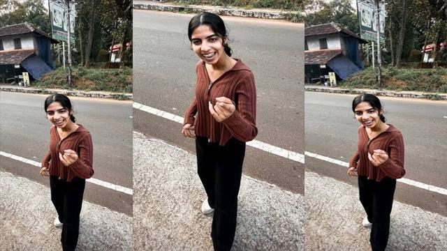 Beautiful Horny Indian Slim Gf Fucked With Lover